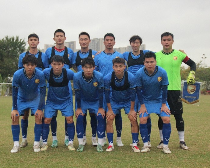 穆謝奎連入兩球?qū)⒈确帜孓D(zhuǎn)，大連鯤城2-1戰(zhàn)勝山西崇德榮海