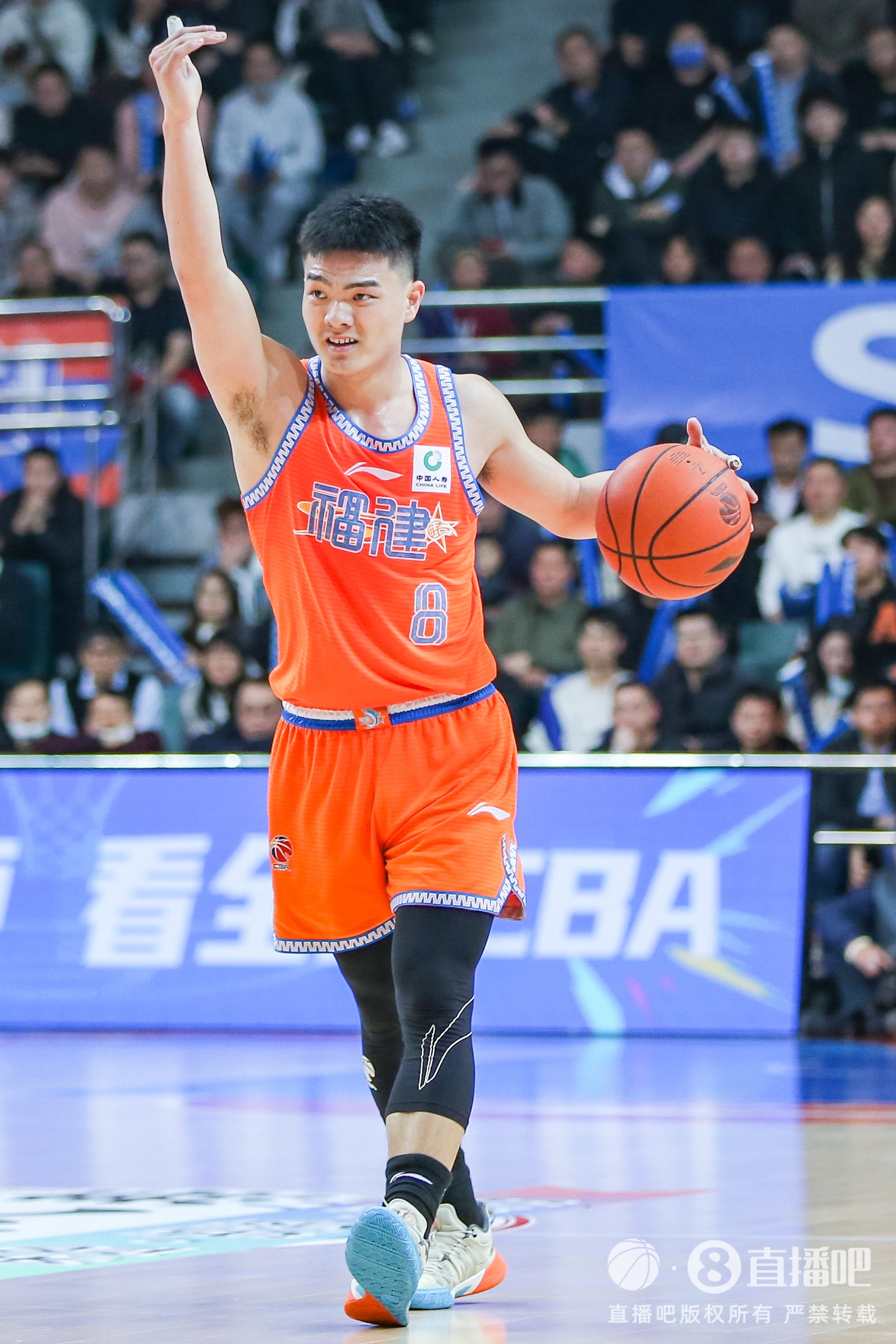 高效替補！黎伊揚11投7中貢獻(xiàn)17分2板4助3斷